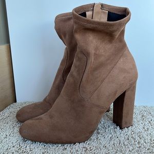 Steve Madden Suede boots